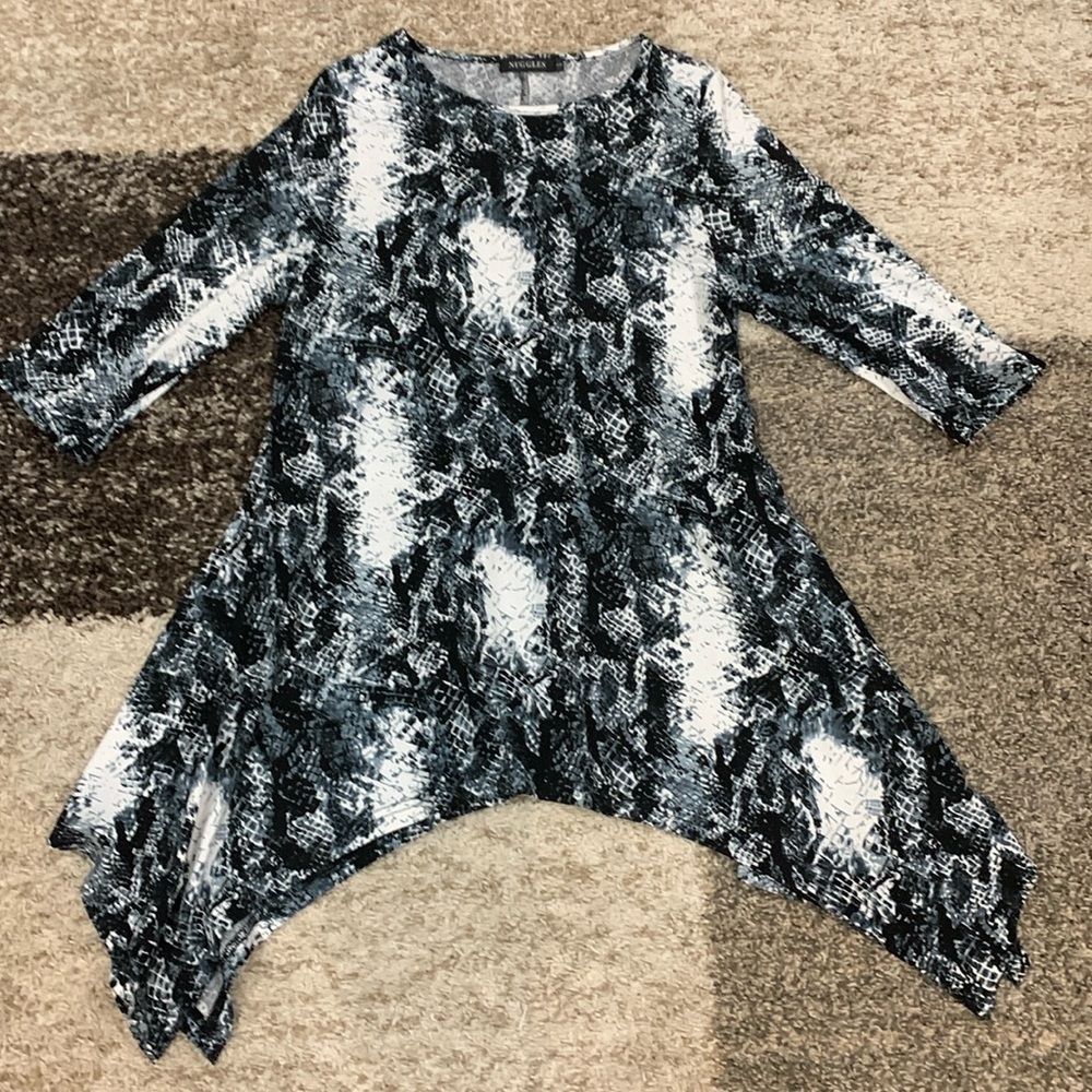 Nuggles brand grey, black and white pull over, shark bite top.